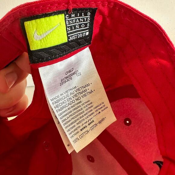 Children’s Size‎ Nike red and black hat - Picture 3 of 4
